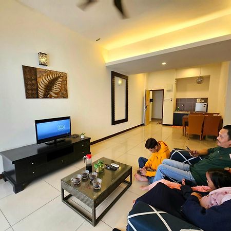 Paragon Water Themepark Suites Melaka By Ggm Bagian luar foto