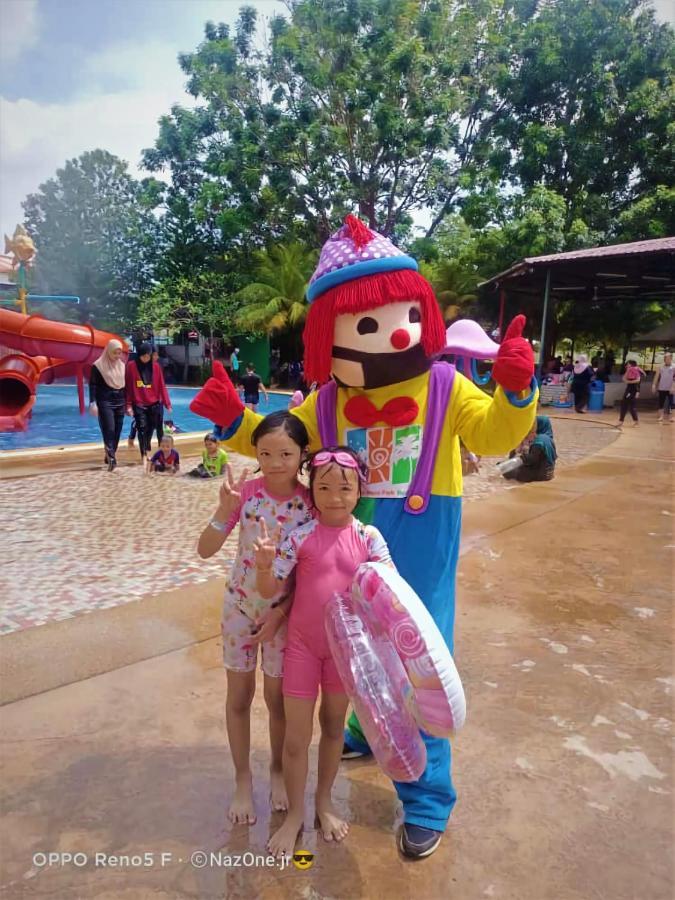 Paragon Water Themepark Suites Melaka By Ggm Bagian luar foto