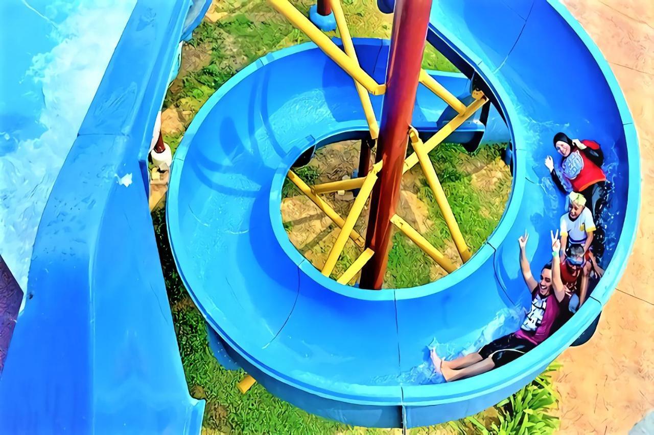 Paragon Water Themepark Suites Melaka By Ggm Bagian luar foto